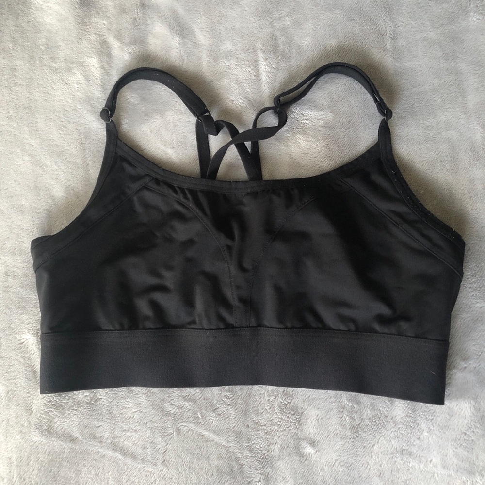 Victoria’s Secret pink sports bra